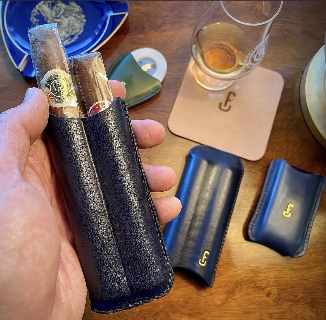 Momo two-stick cigar holder in midnight blue