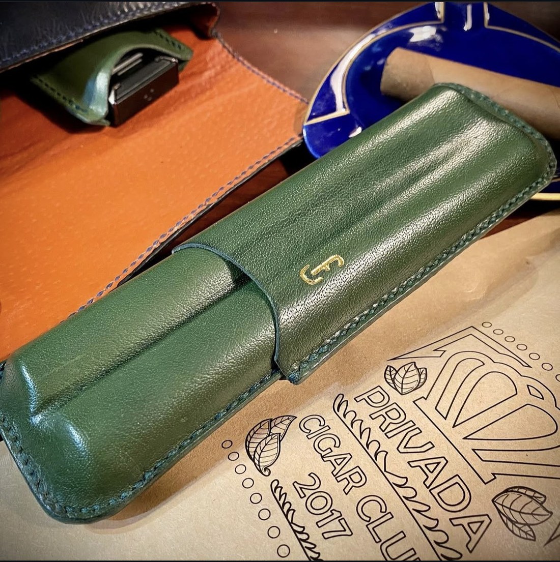 Momo two-stick cigar holder in forest green